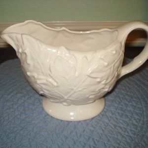 Vintage Large White Glass Gravy-Sauce Bowl  Leaf Pattern  SHI Japan